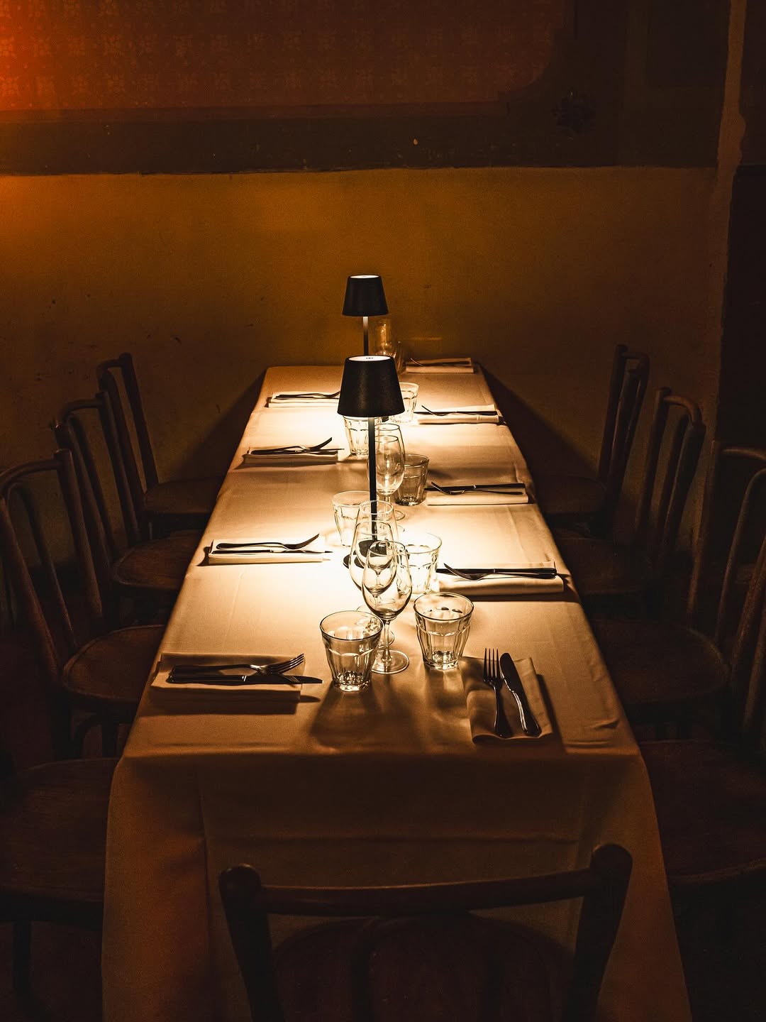 La Chapelle: atmospheric and professional interior shot