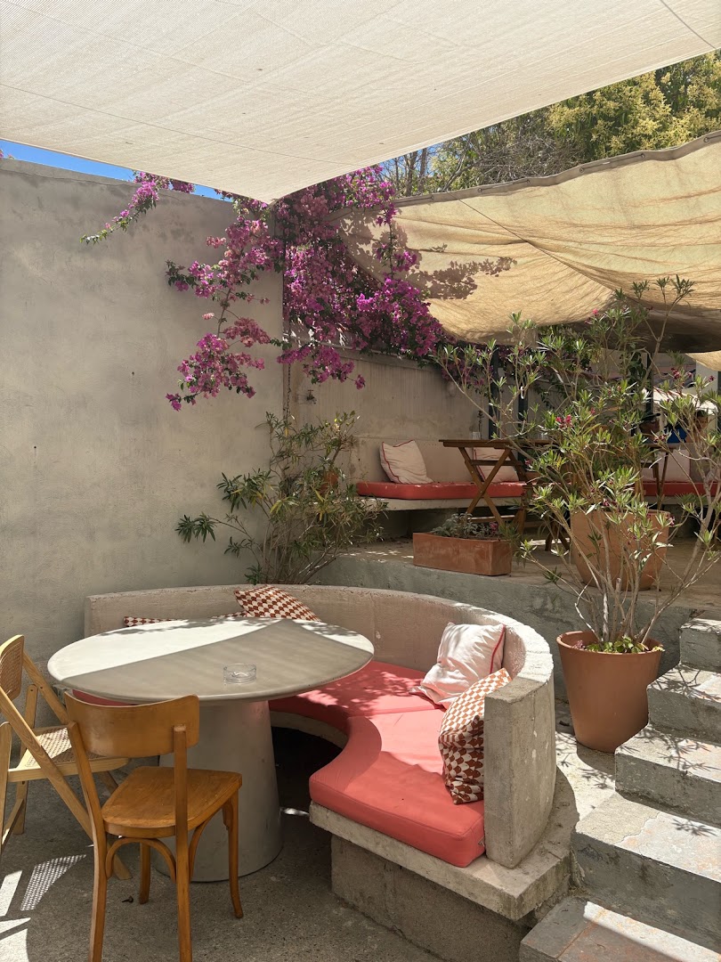 Zaÿ Zaÿ: attractive and inviting restaurant terrace