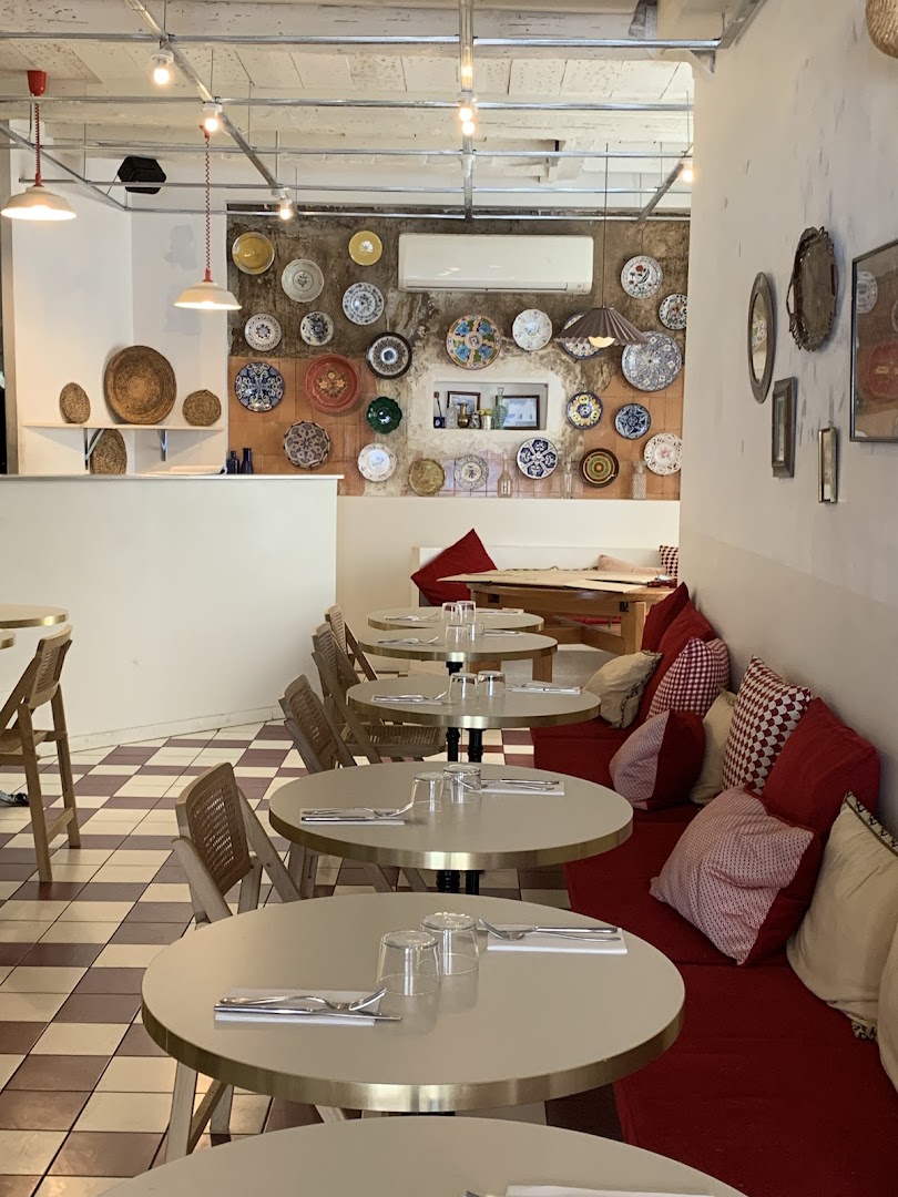 Zaÿ Zaÿ: clear, inviting interior atmosphere