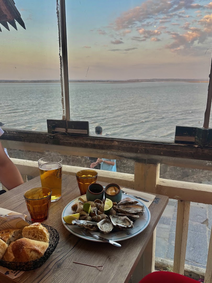 Les Terrasses de la Baie: appealing food and scenic view