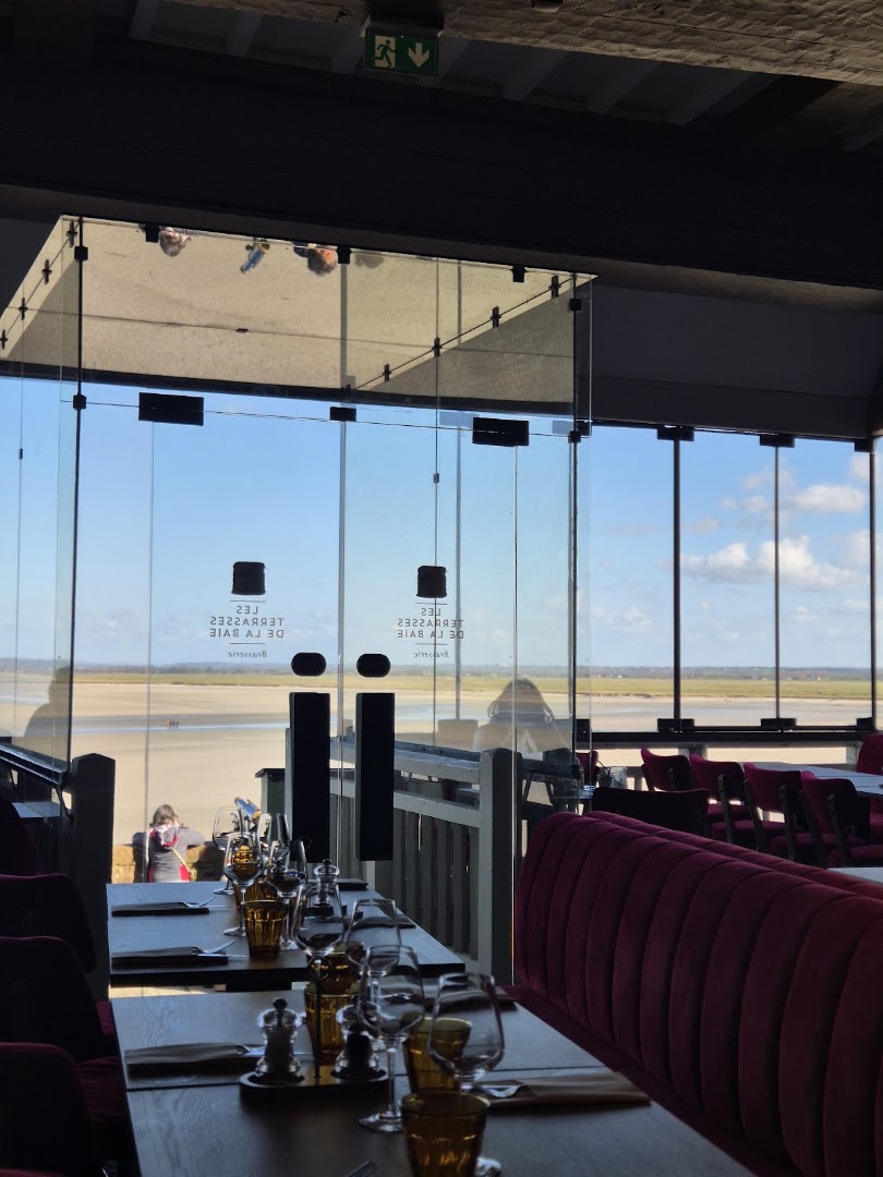 Les Terrasses de la Baie: inviting atmosphere with scenic view