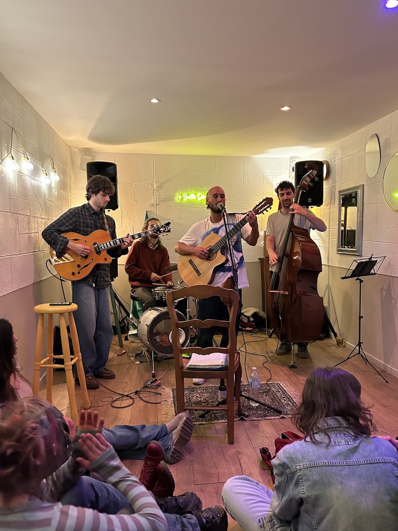 Le Bulle Dingue: live music venue atmosphere
