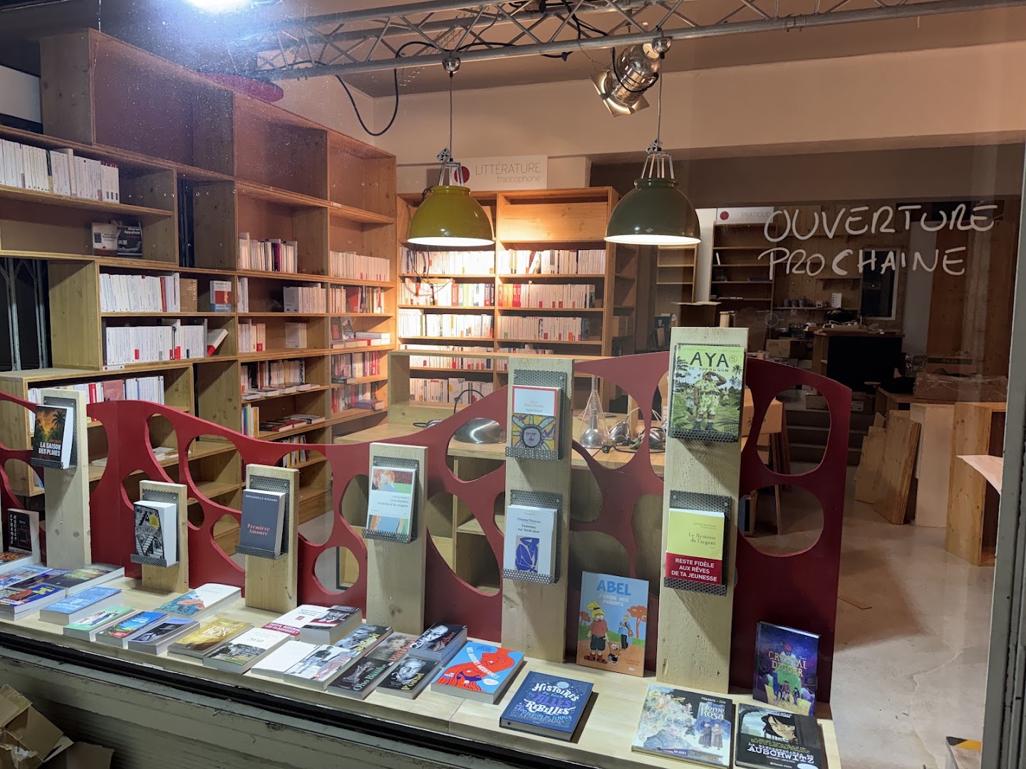 L'Opuscule: clear view of shop interior