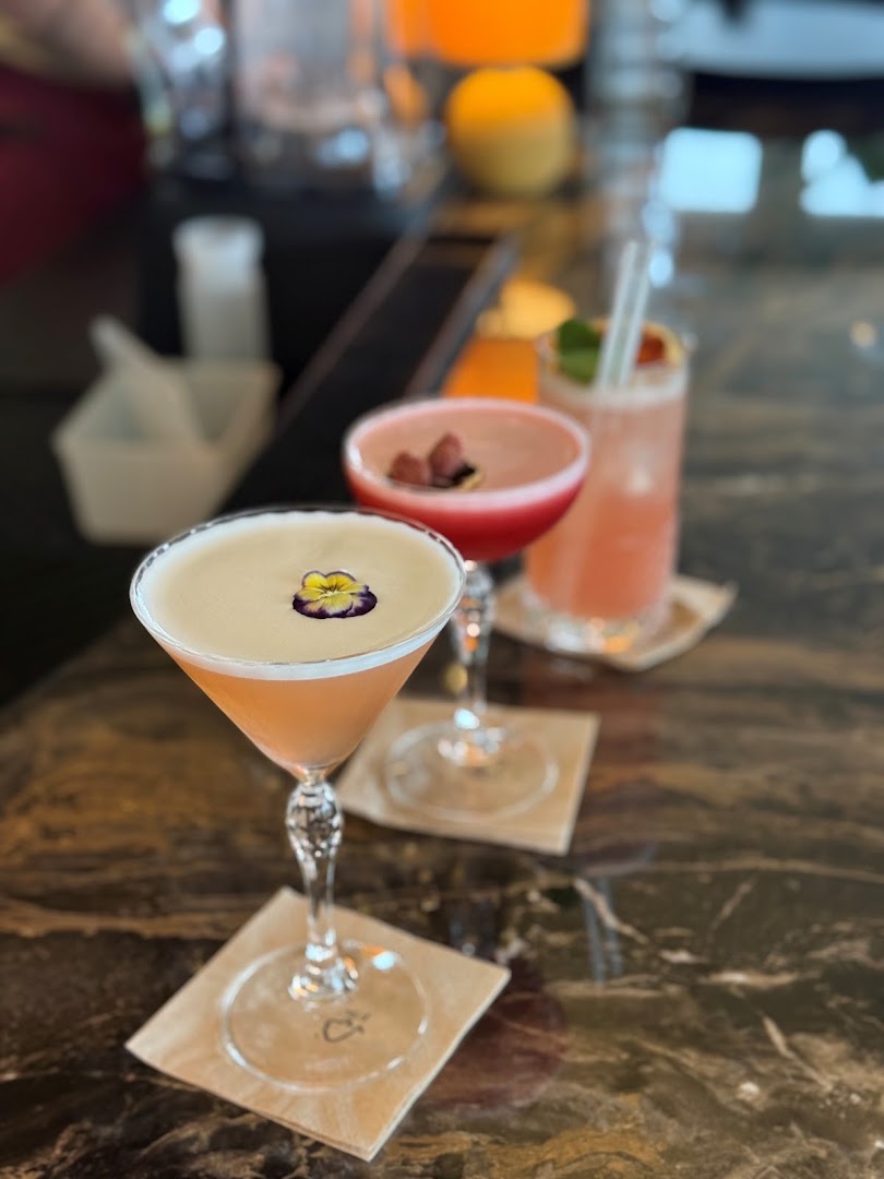 Miranove: high quality, appealing cocktail photo