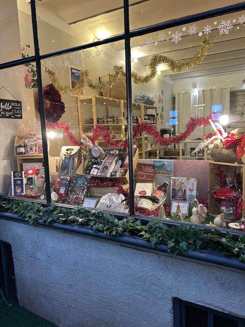 Nomaïa: clear view of shop display