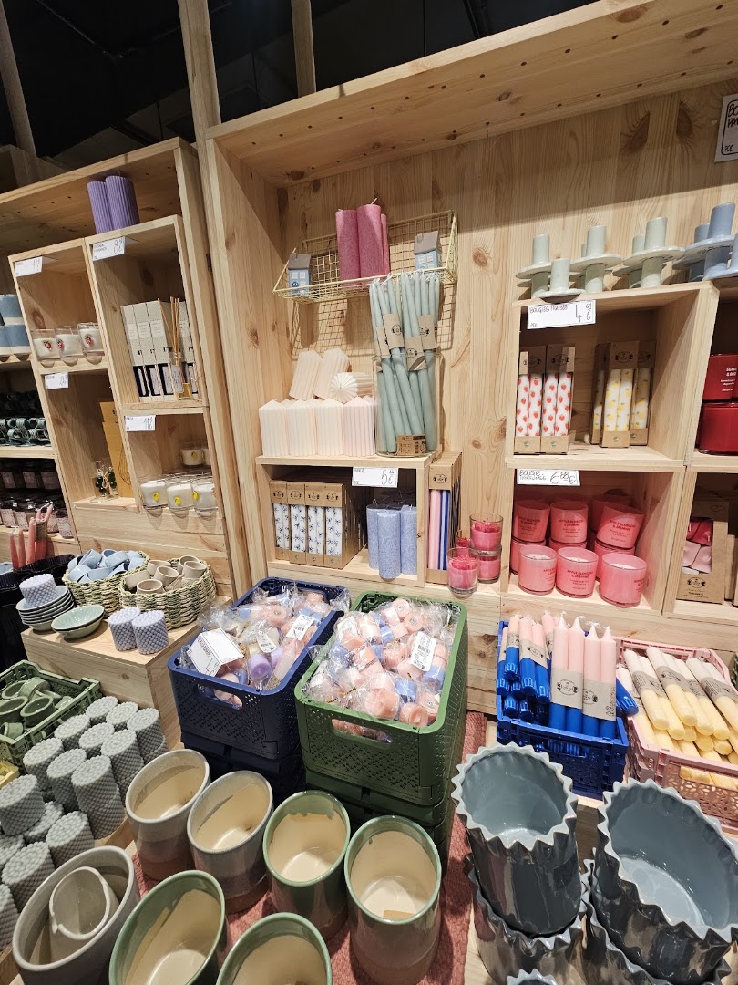 Søstrene Grene: clear display of shop products