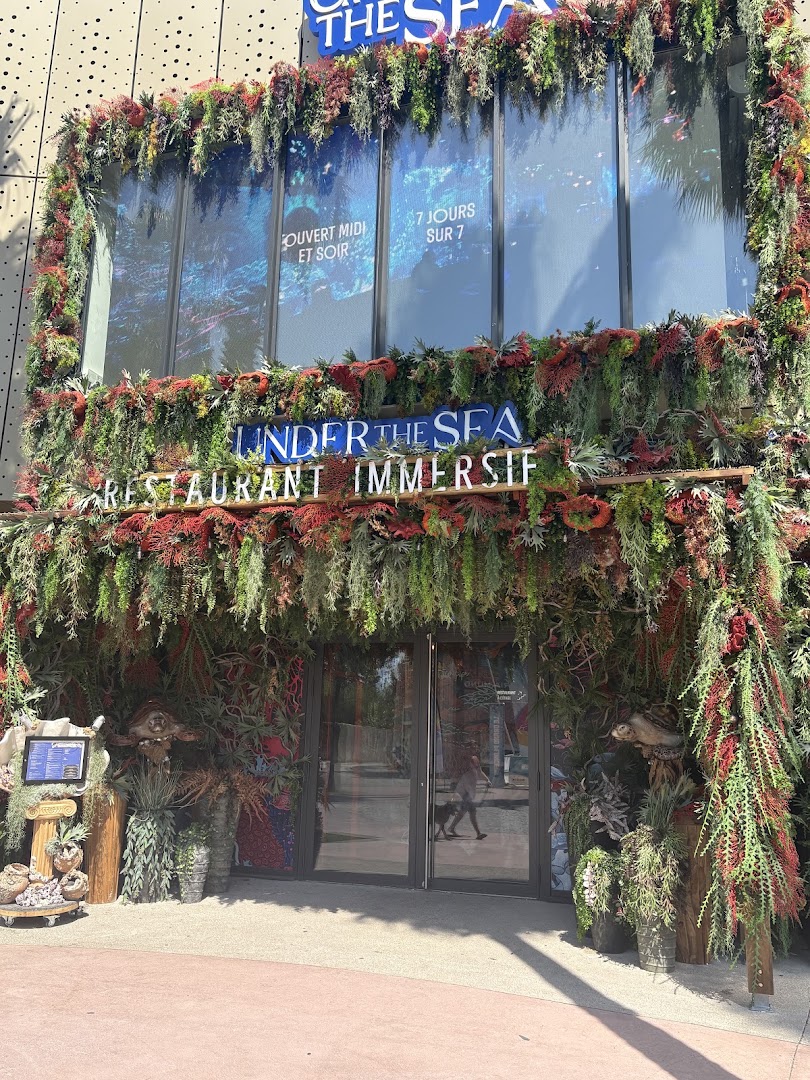 Under the Sea: attractive exterior of the restaurant