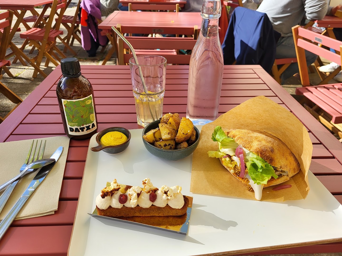 Bercail: appetizing food and drink photo