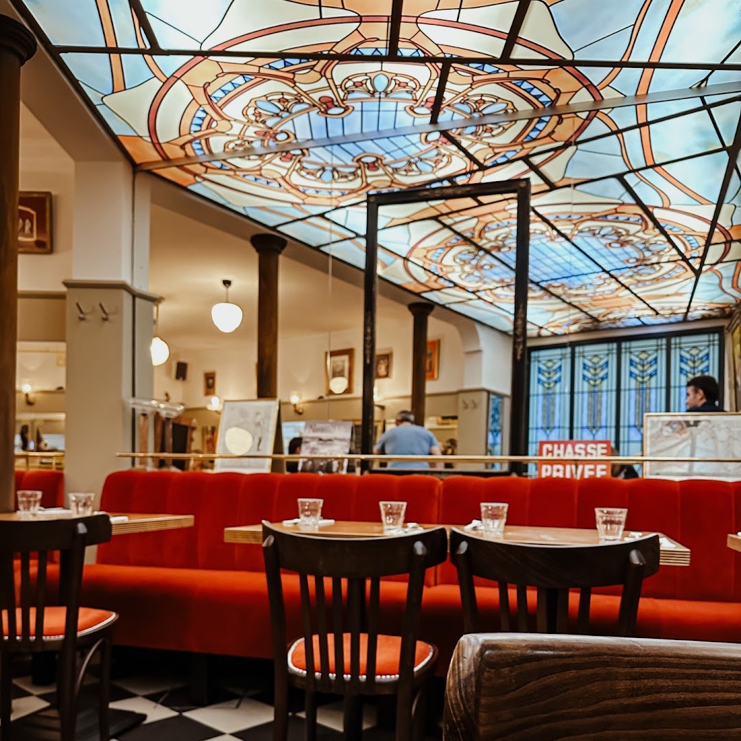 Bistrot Delorme: beautiful interior and inviting atmosphere