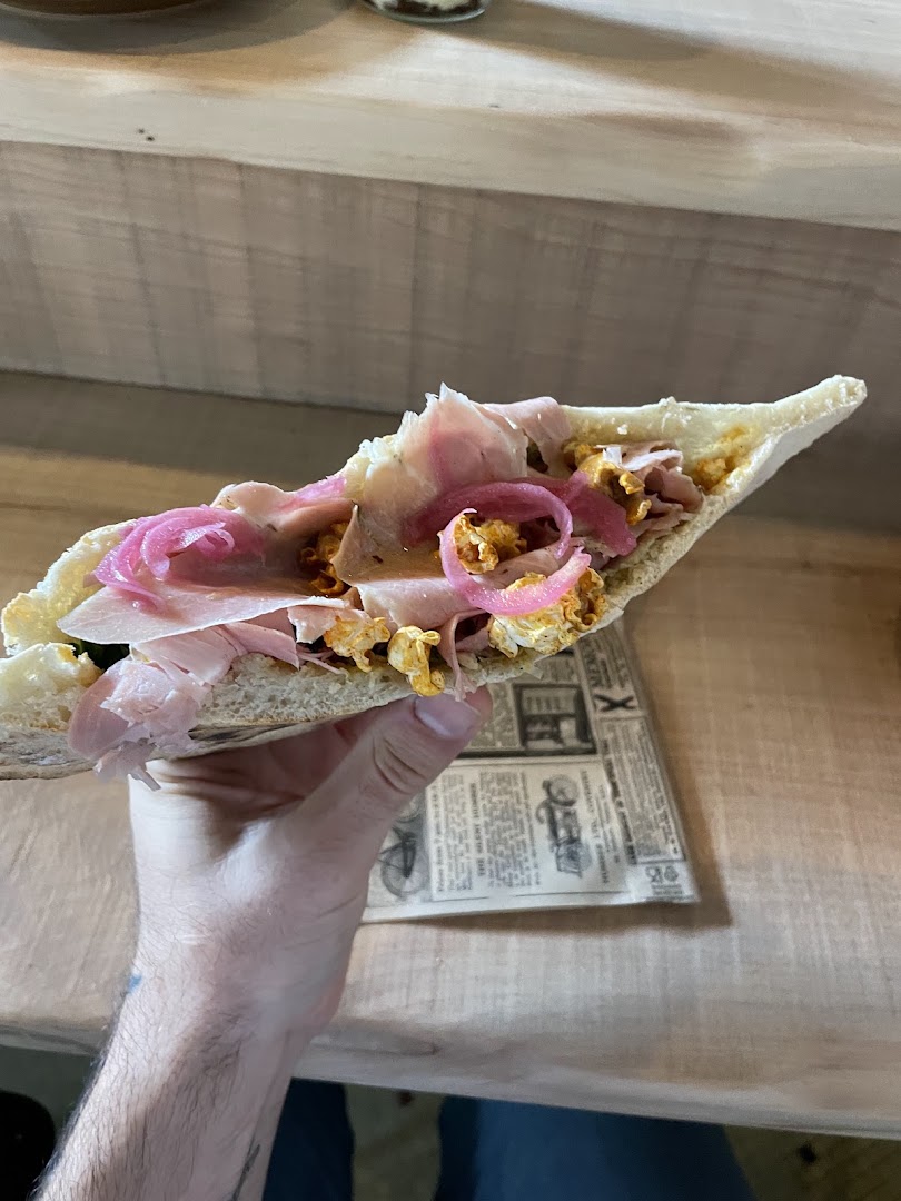 Lupo: appetizing food photo