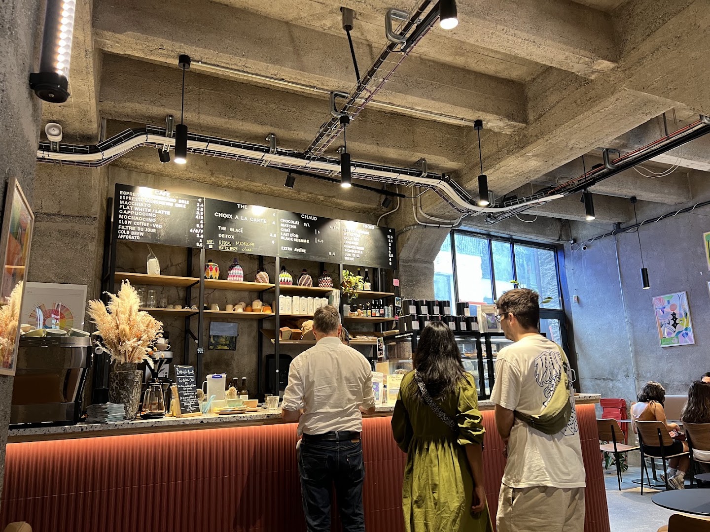 Madeleine Café: clear view of cafe interior