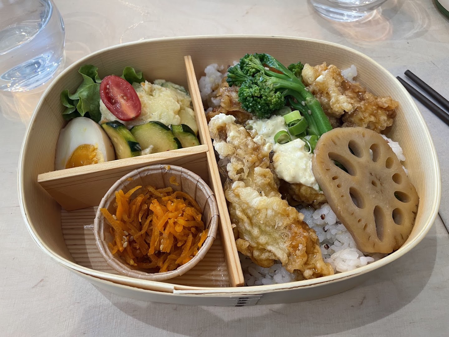 Makoto: appetizing, high-quality food photo