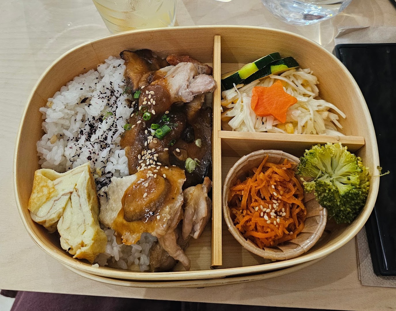 Makoto: appetizing photo of restaurant food
