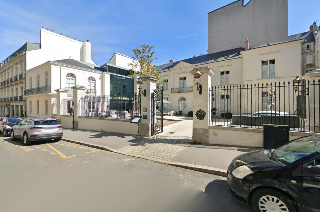 Restaurant Félicie: clear exterior view of venue