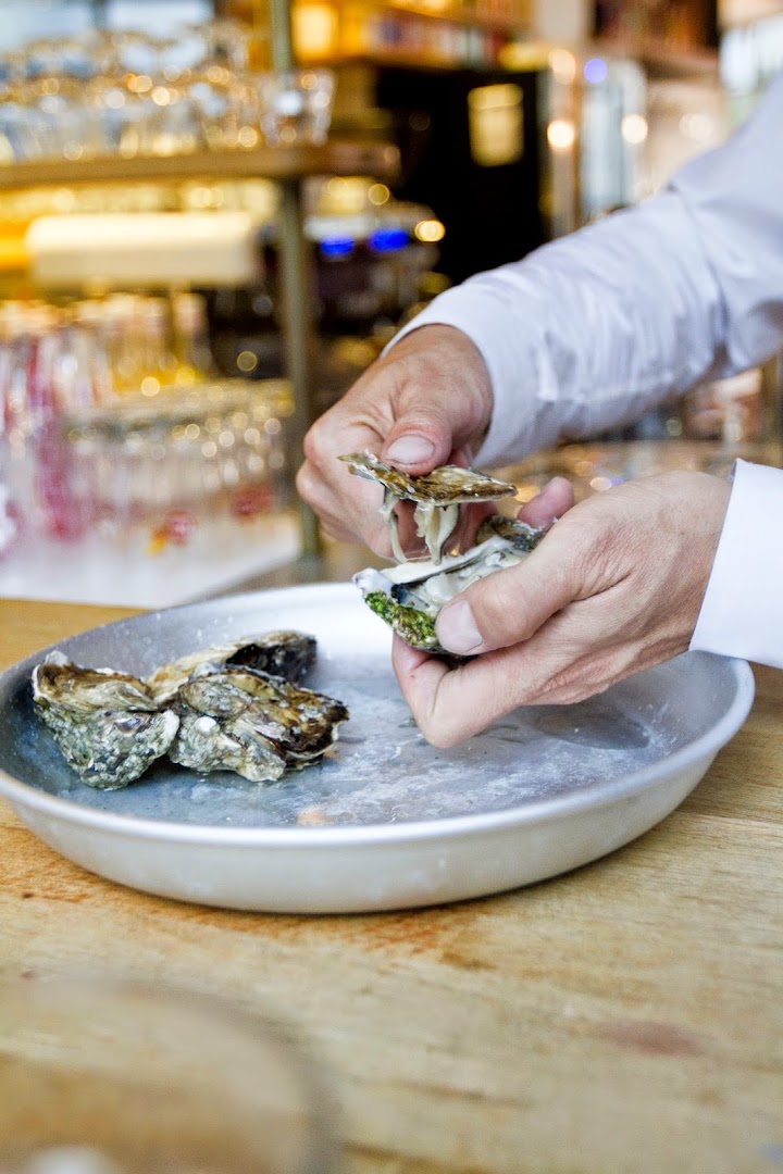 The Cafe Kléber: professional photo of food preparation
