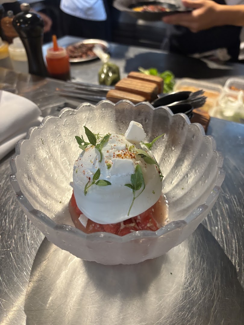 Magma: appetizing, high-quality food photography