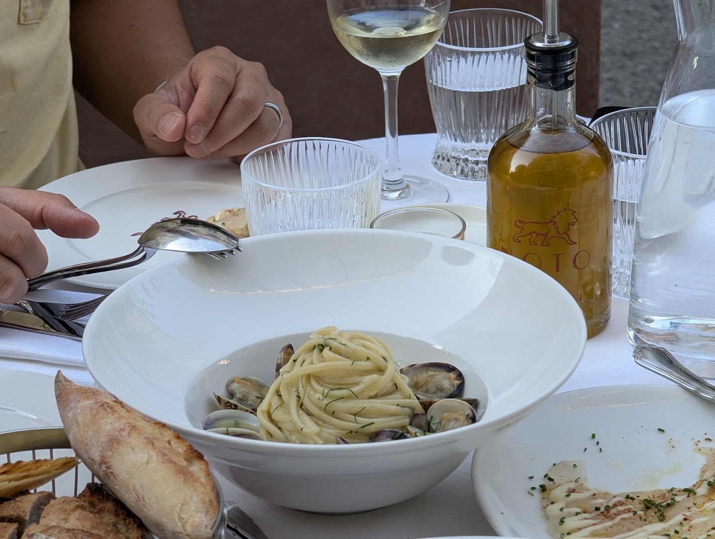 Noto: appetizing food photography at the restaurant