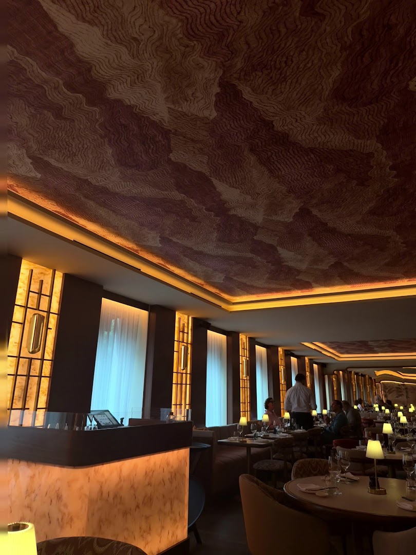 Zenirō: high quality interior atmosphere shot