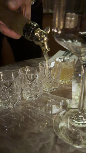Frivole: high quality drink service shot