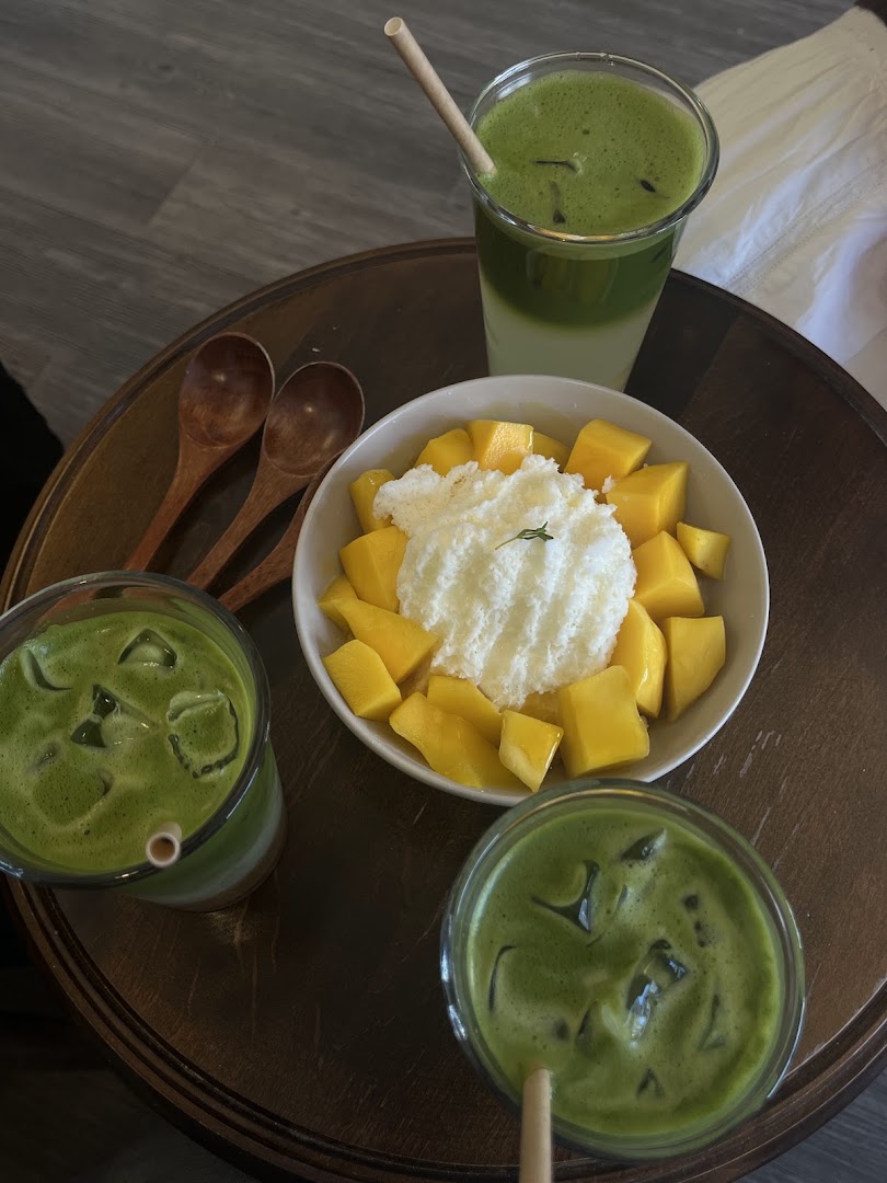 Milo Café: appetizing photo of cafe offerings