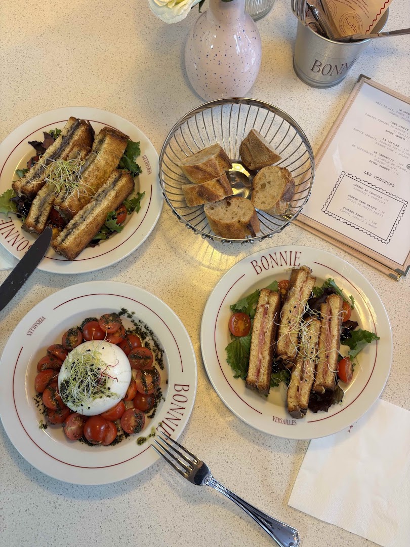 Bonnie: appetizing food photography of the venue