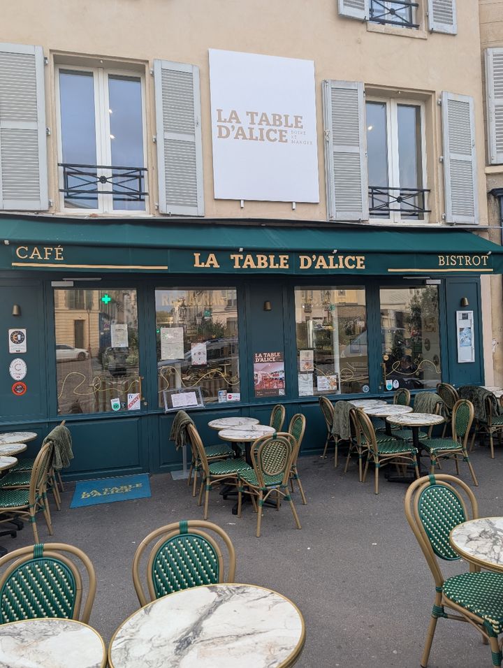 La Table d'Alice: clear, inviting exterior restaurant shot