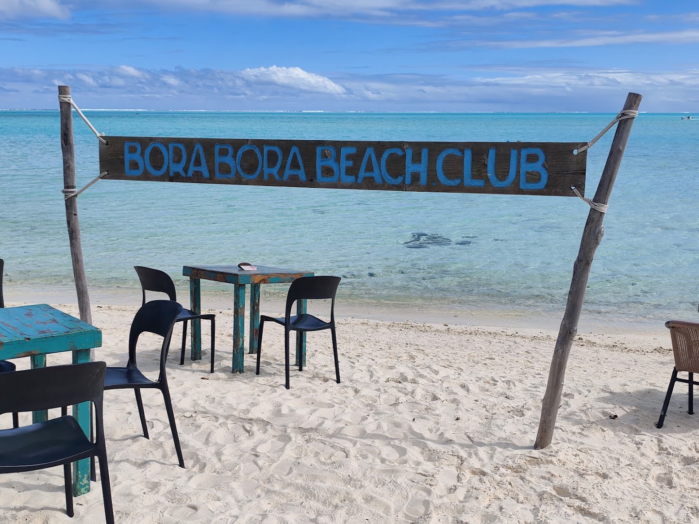 Bora Bora Beach Club And Restaurant: attractive venue signage and setting