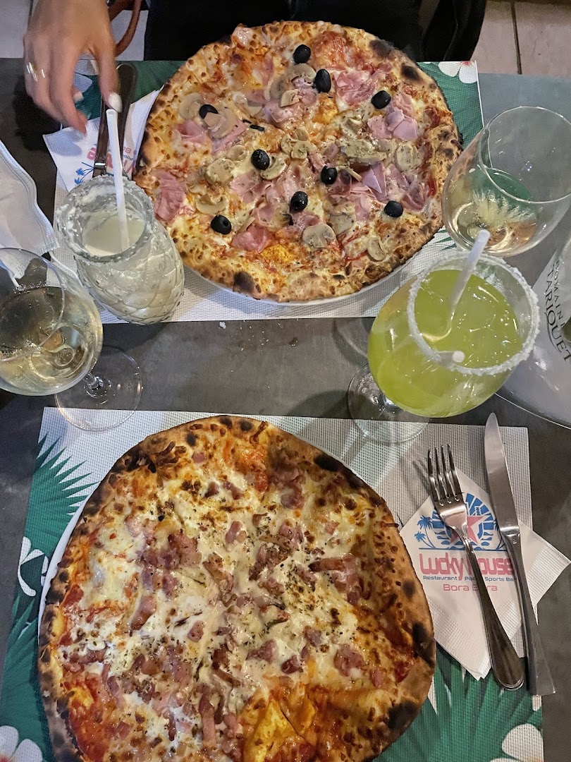 The Lucky House Fare Manuia: appetizing food and drink presentation