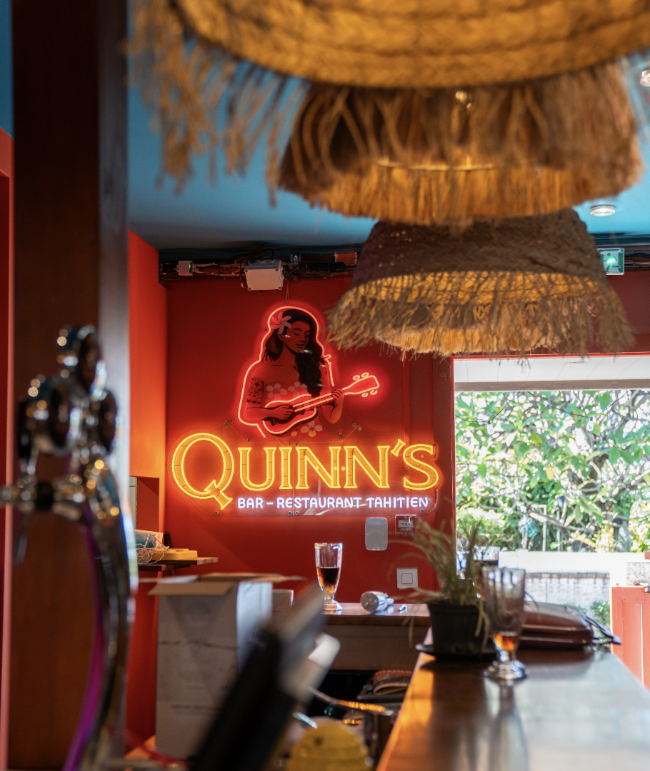 Quinn's: attractive interior with clear branding