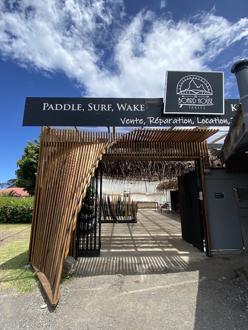 The Board House Tahiti: clear storefront showing shop identity