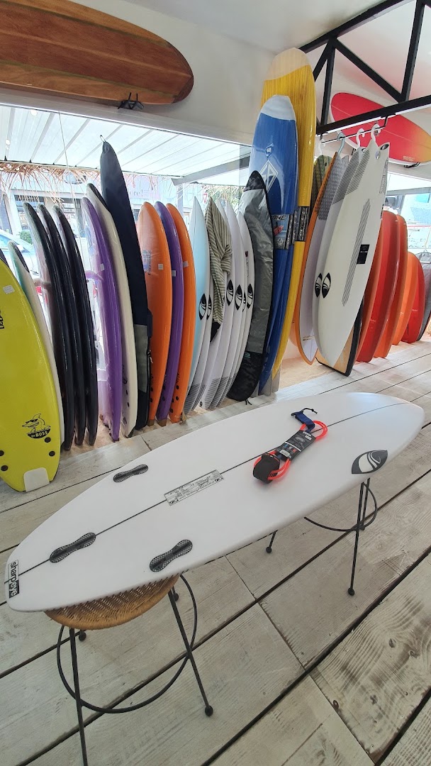 The Board House Tahiti: clear display of shop products