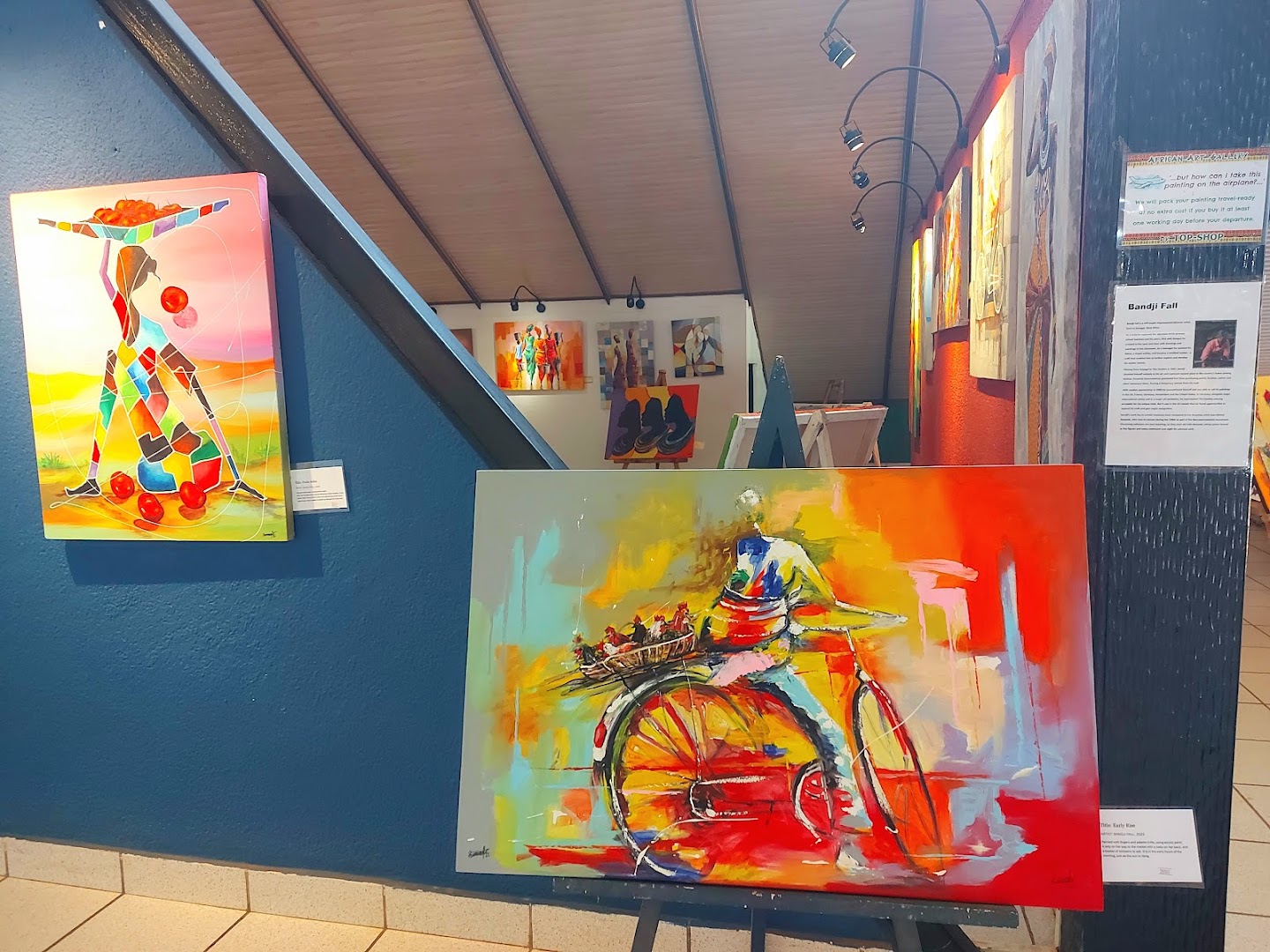 African Art Gallery: clear display of gallery artwork