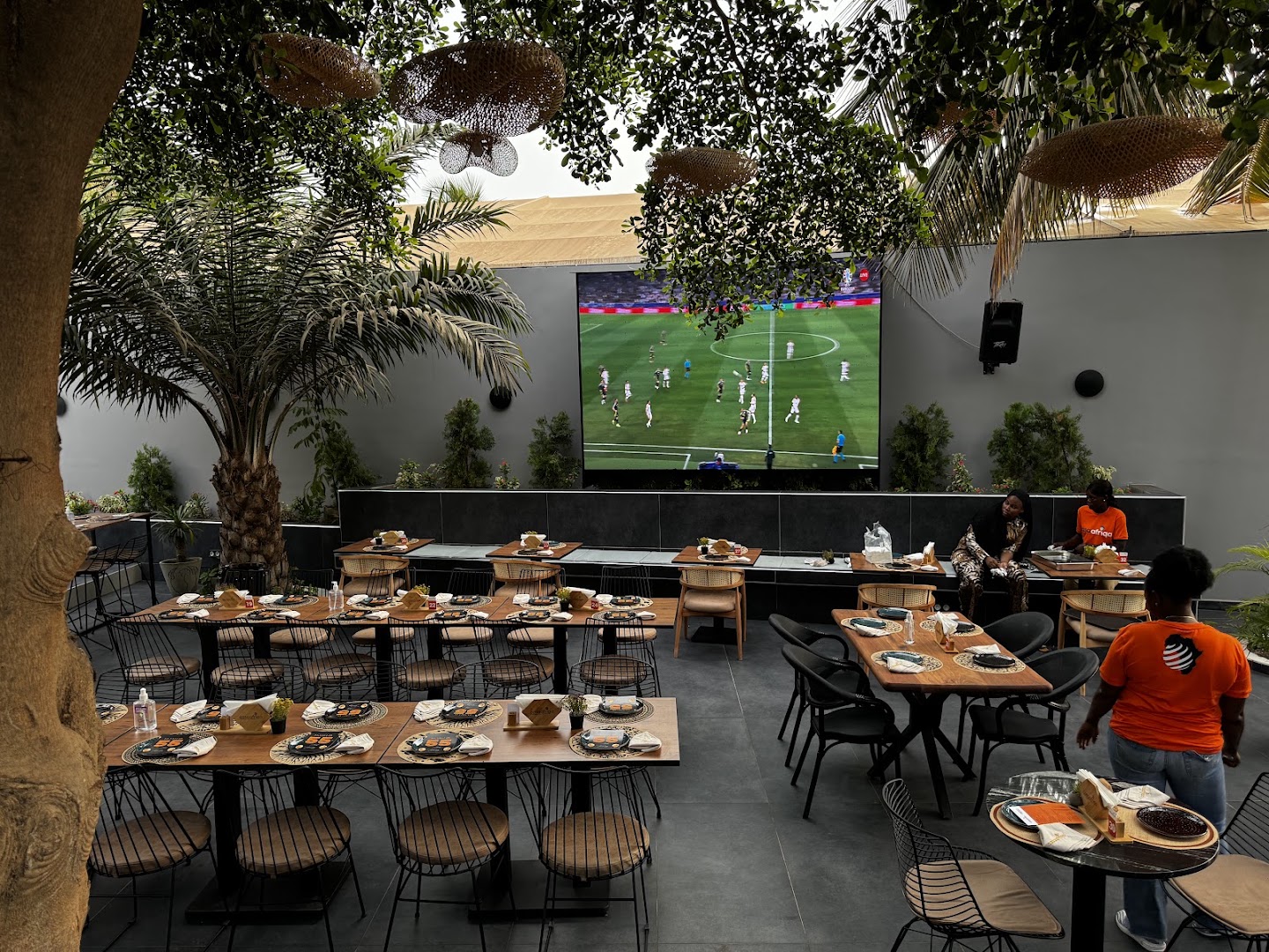 Casa Afriqa: inviting outdoor restaurant atmosphere