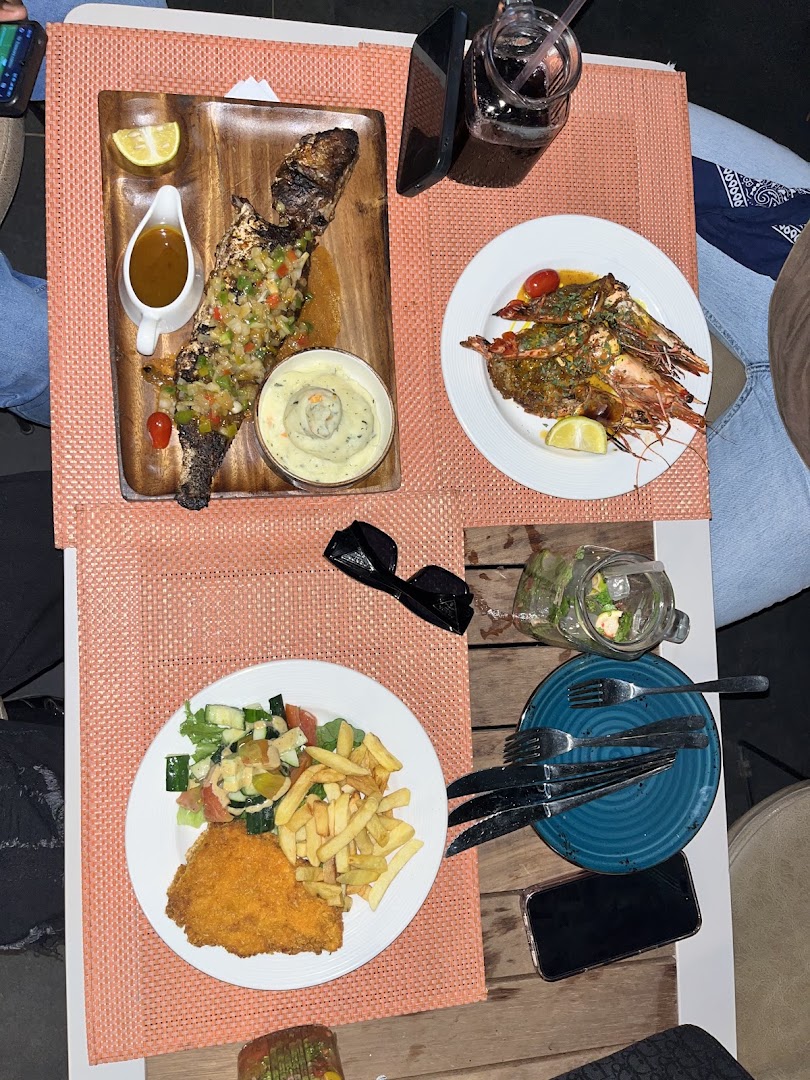 Casa Afriqa: appetizing food photography from top view