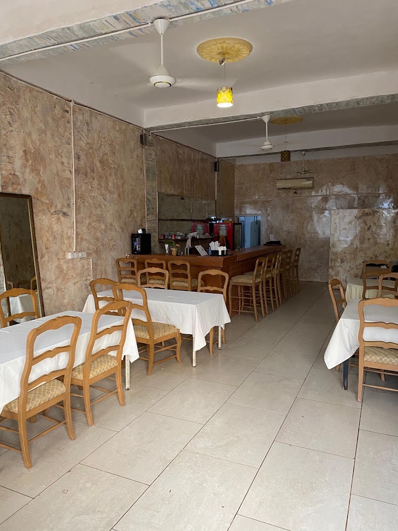 D'Nubian Seafood Garden: clear view of restaurant interior