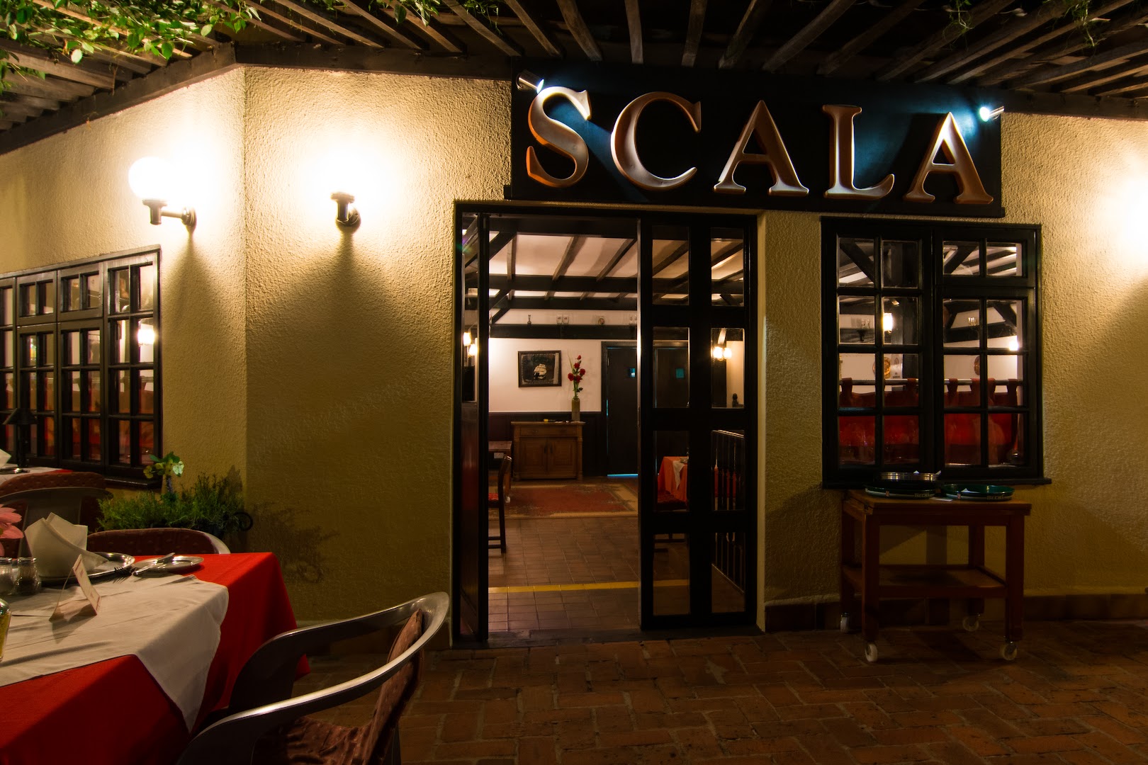 Scala Restaurant: inviting exterior view of restaurant
