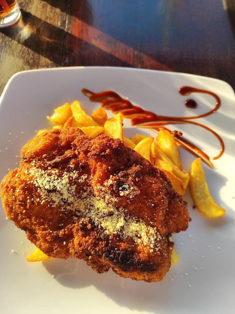 Solomon's Beach Bar & Restaurant: appetizing, high-quality food photography