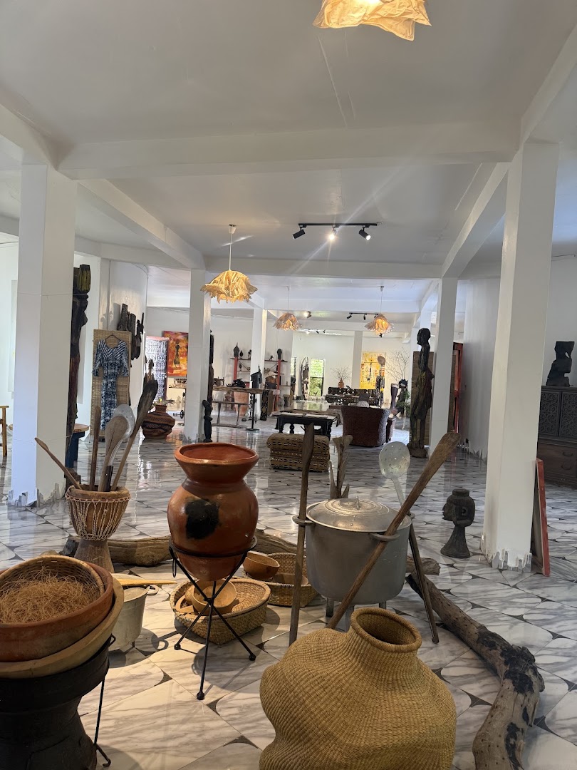 Mama Africa: restaurant interior and decor