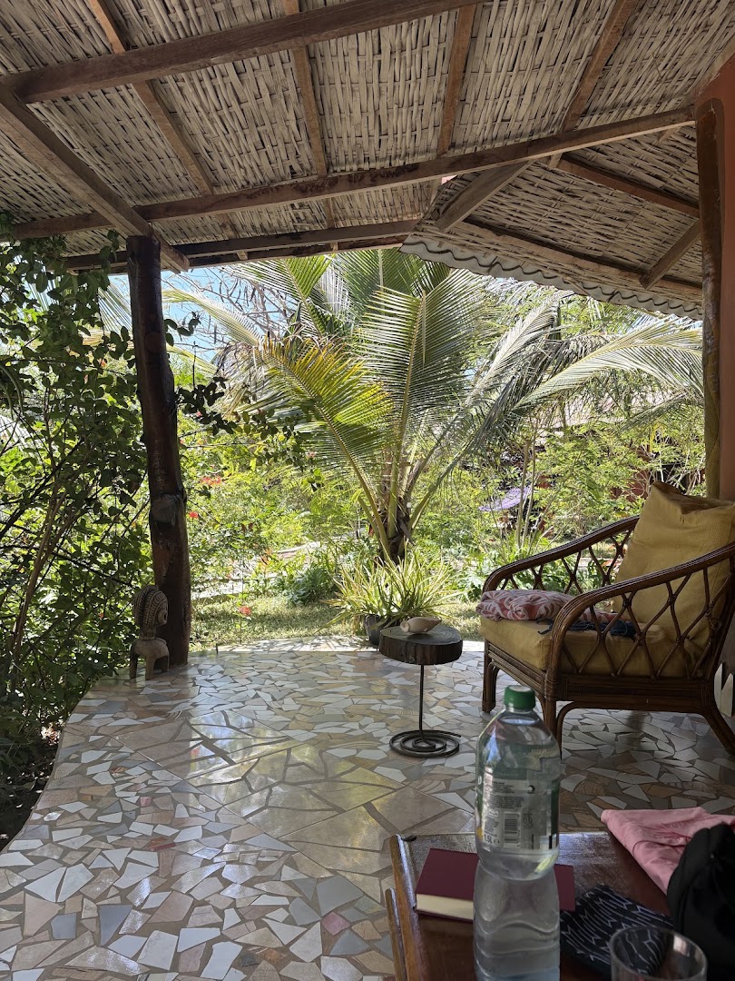 Mama Africa: inviting and pleasant restaurant terrace