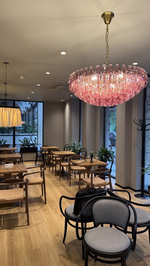 Bocconcino: attractive interior and inviting atmosphere