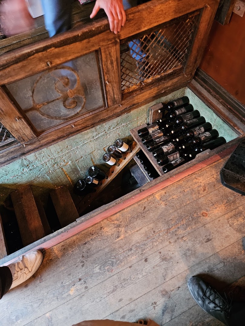 Garage Wines: unique wine cellar storage