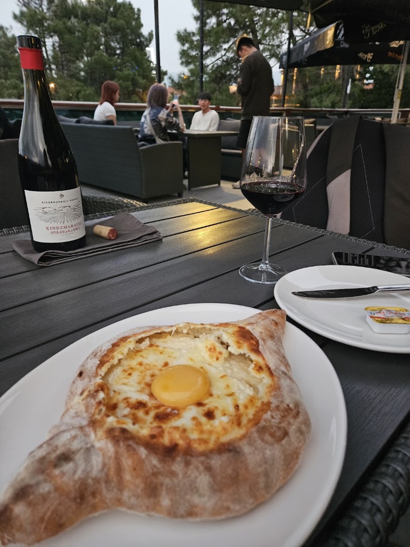 Geo.graphia: appealing food and restaurant atmosphere