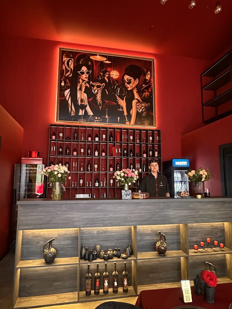 Pure Wine: professional interior shot of bar