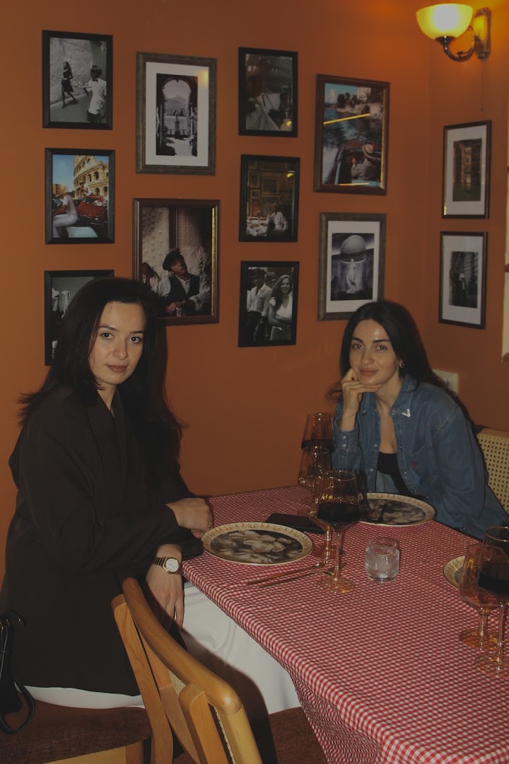 Pasta La Vista: atmosphere and happy guests