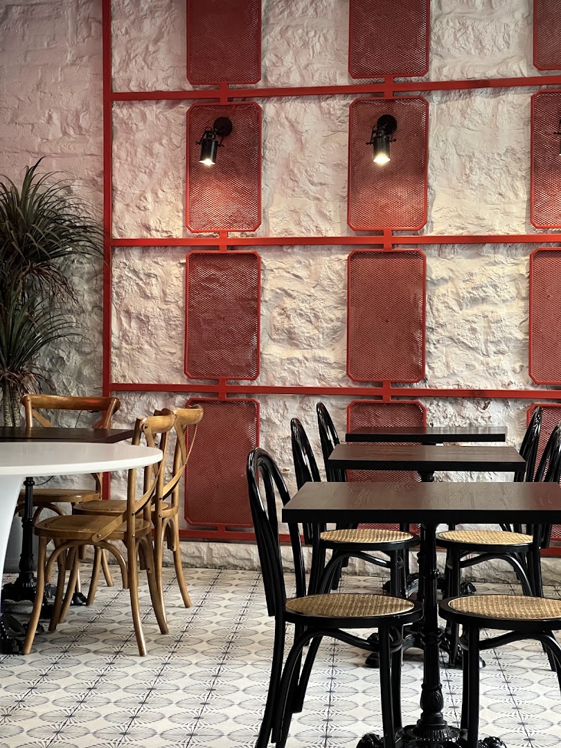 Tuta: attractive and professional interior shot