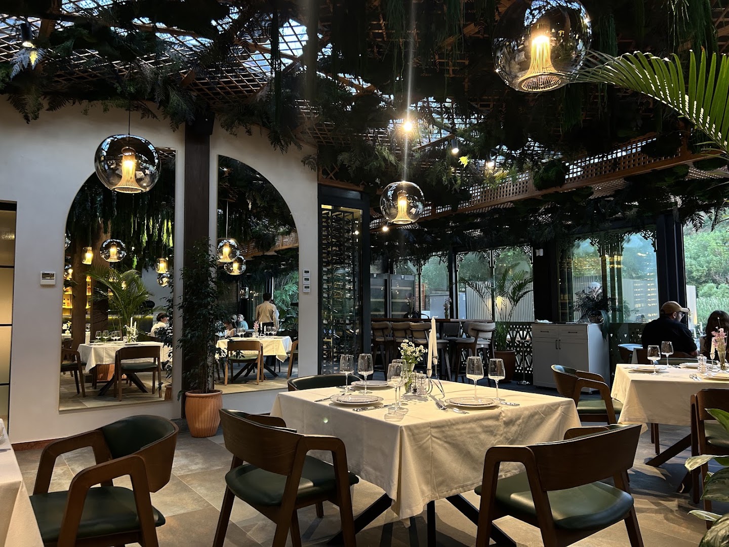 Sasperia: beautiful, professional interior atmosphere shot