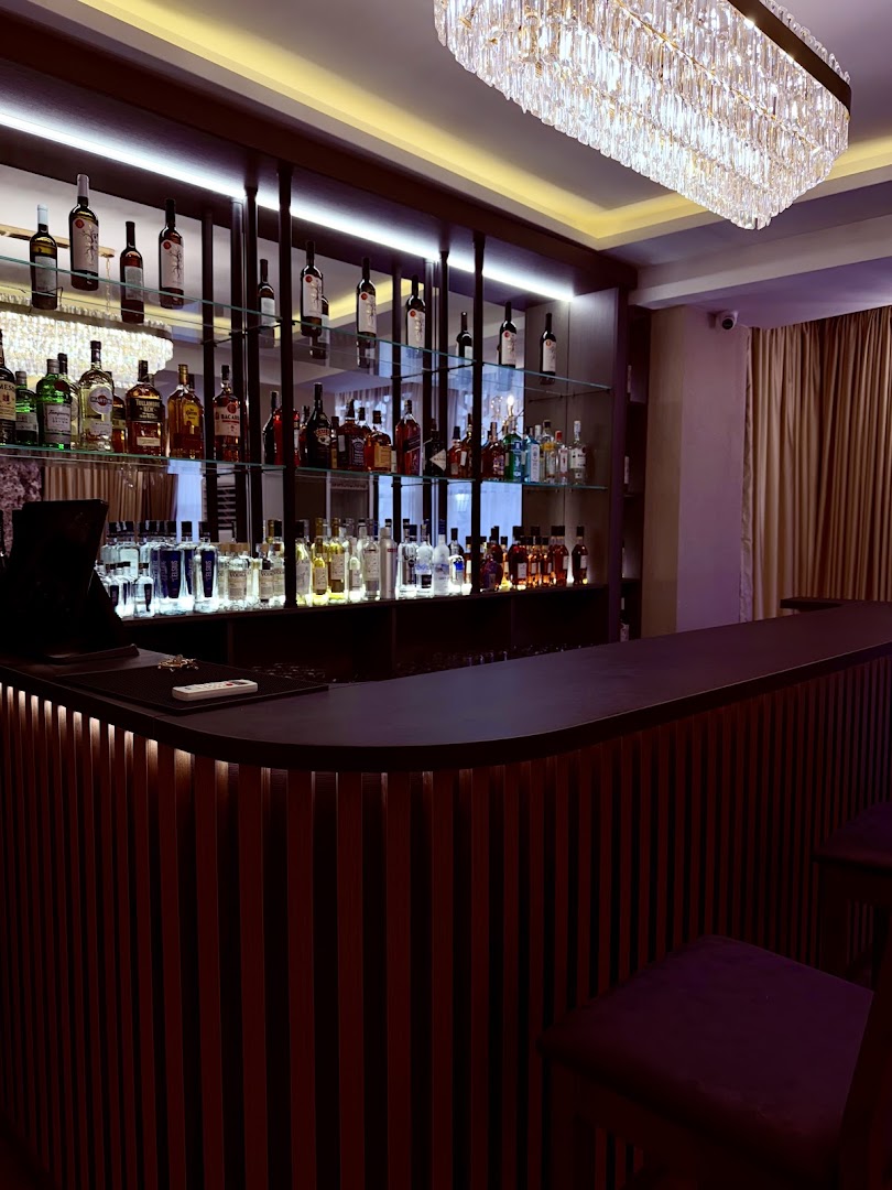 Restaurant Avantaje: professional shot of restaurant bar