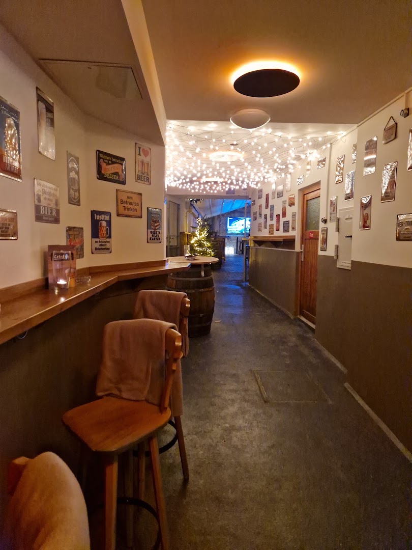 Altstadtschänke: inviting bar interior atmosphere