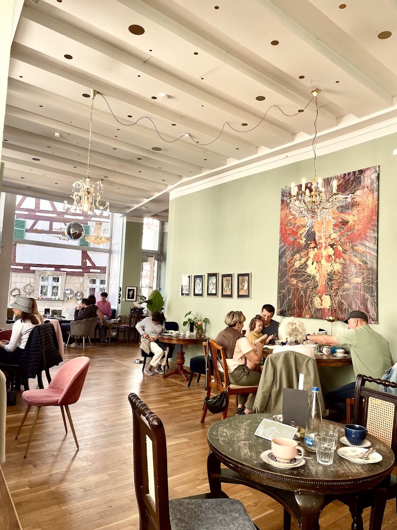 Café KÄT: inviting and professional interior shot