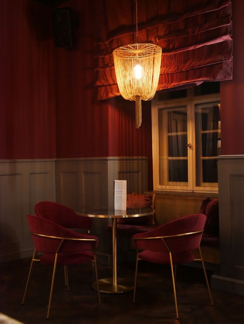 Champagnerbar Bamberg: atmospheric interior shot of venue